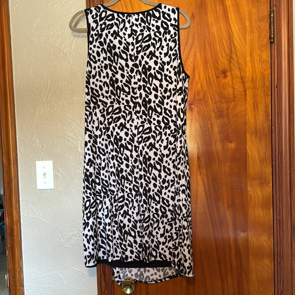 Dress - Picture 4 of 4